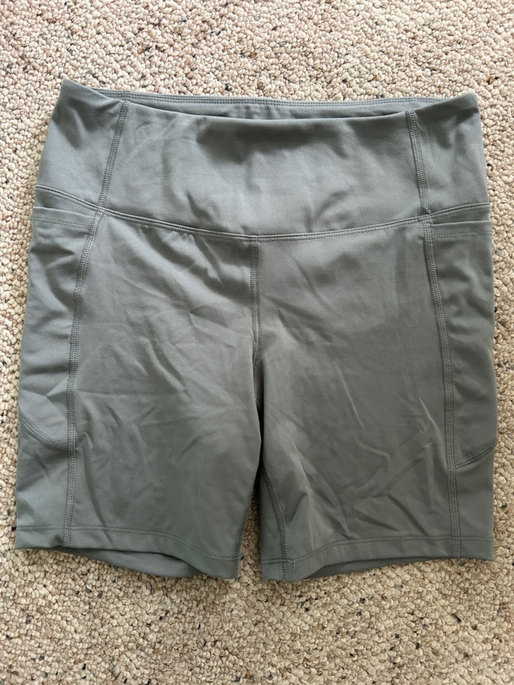 Athletic Works Women's High-Waist Athletic yoga shorts in Sage Green EUC
